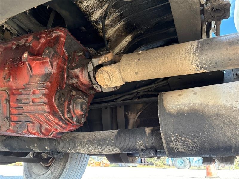 Freightliner FL 60 شاحنات مسطحة/مفصلية الجوانب