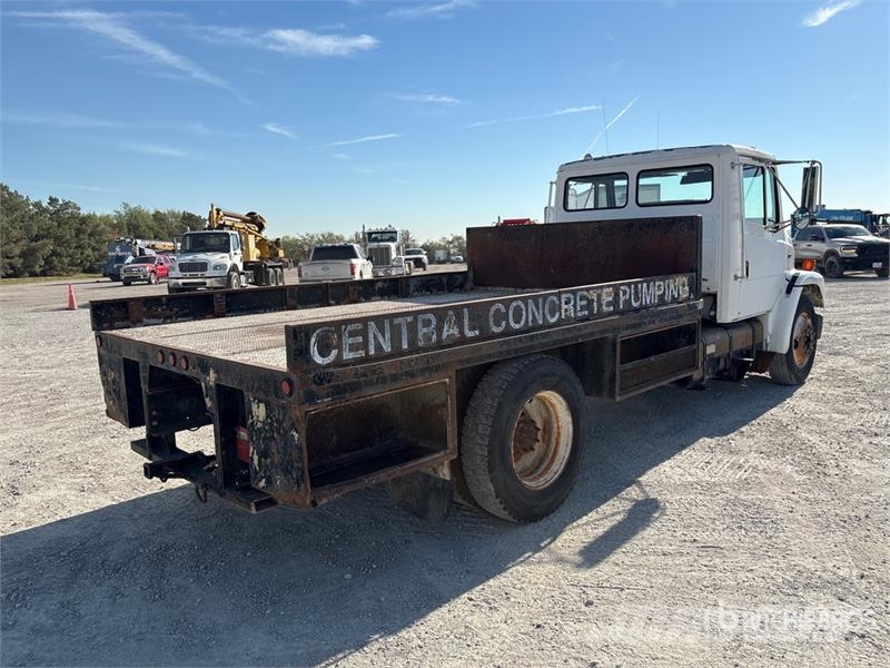 Freightliner FL 60 شاحنات مسطحة/مفصلية الجوانب