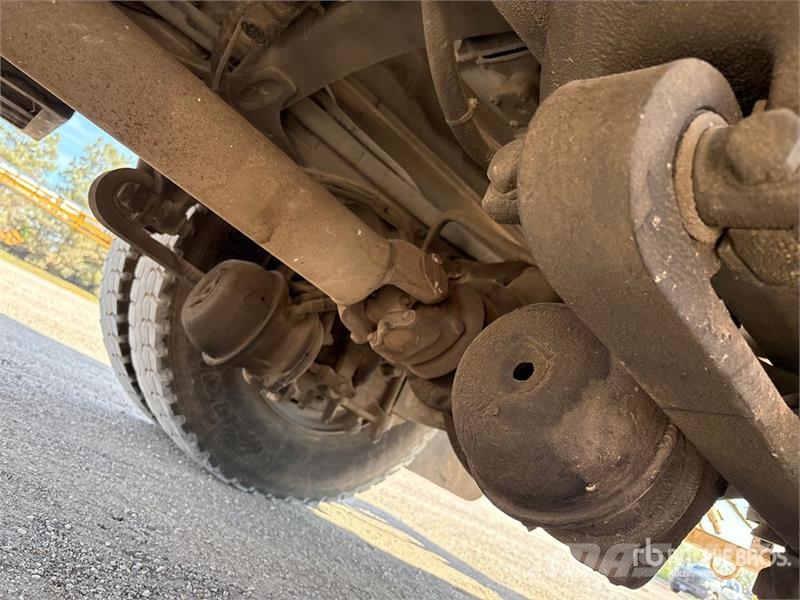 Freightliner FL 60 شاحنات مسطحة/مفصلية الجوانب