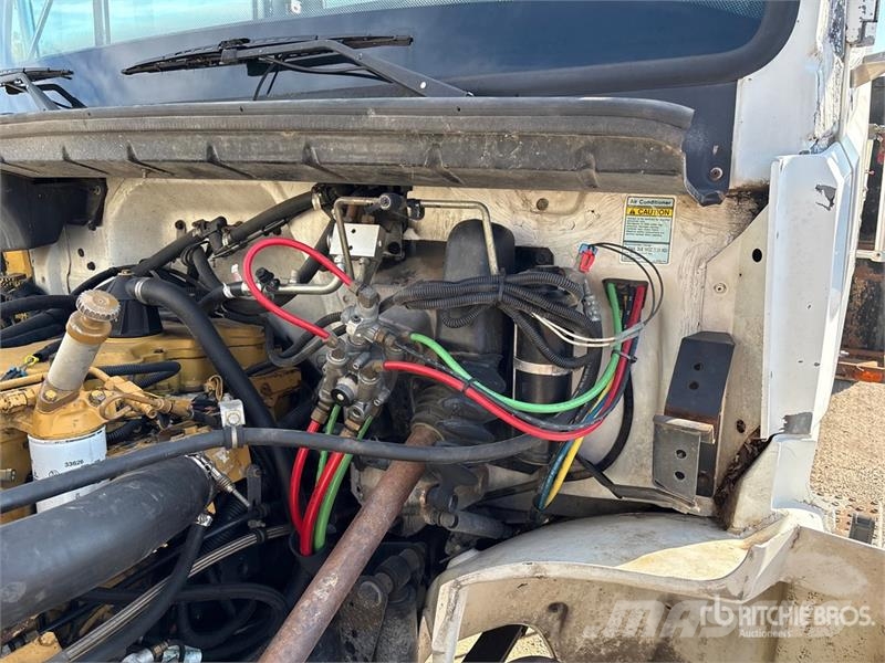 Freightliner FL 60 شاحنات مسطحة/مفصلية الجوانب