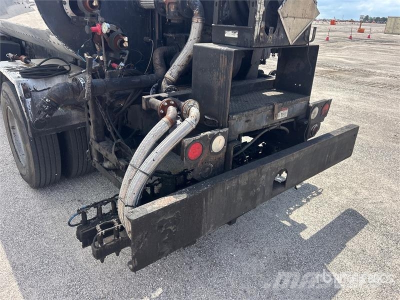 Freightliner FL 70 Kamioni cisterne