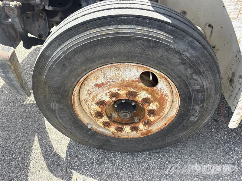 Freightliner FL 70 Camiones cisterna