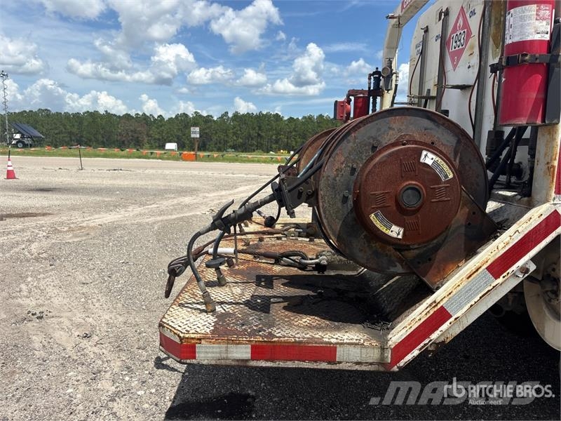 Freightliner FL 70 Camiones cisterna