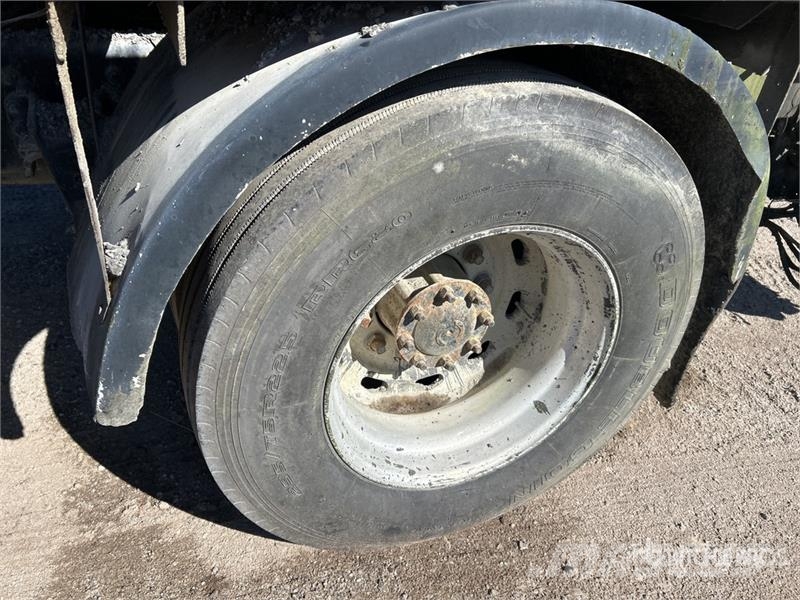 Freightliner FL 70 Säiliöautot