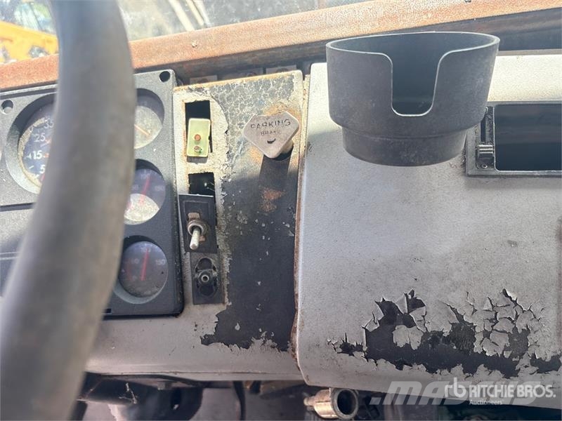 Freightliner FL 70 Camiones cisterna
