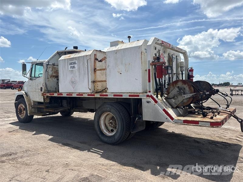 Freightliner FL 70 Camiones cisterna