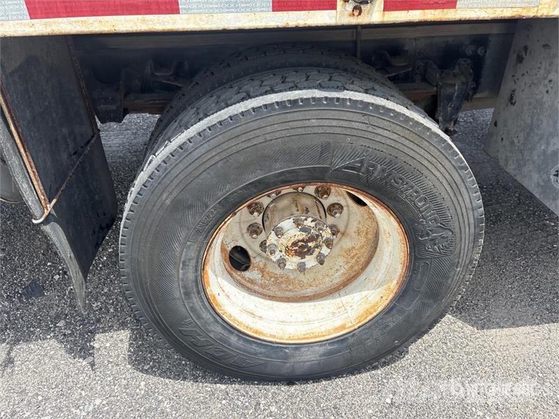 Freightliner FL 70 Camiones cisterna