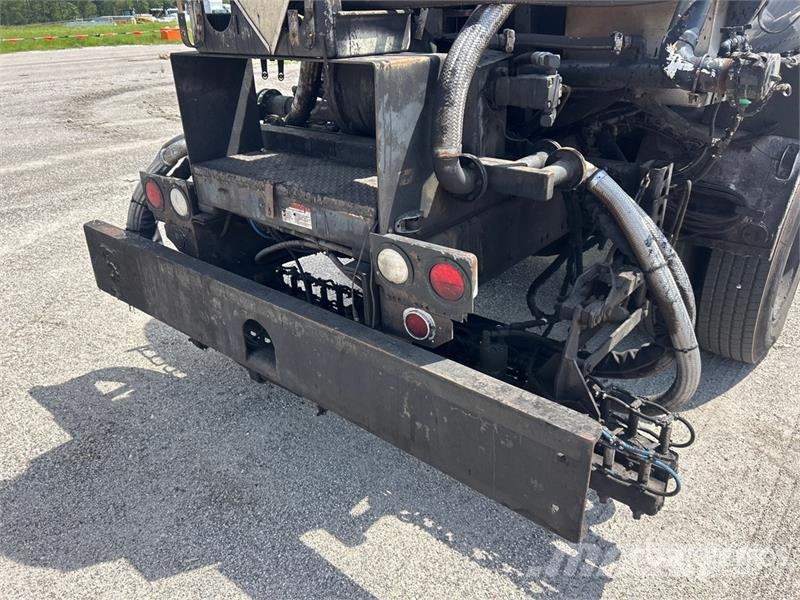 Freightliner FL 70 Kamioni cisterne