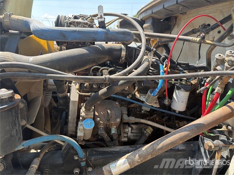 Freightliner FL70 2000 gal 4x2 Water Truck Поливальні машини