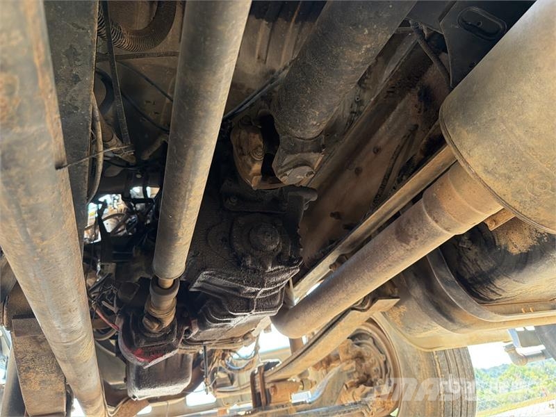 Freightliner FL70 2000 gal 4x2 Water Truck Поливальні машини