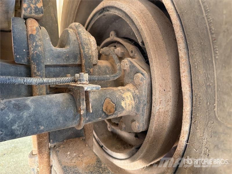 Freightliner FL70 2000 gal 4x2 Water Truck Поливальні машини