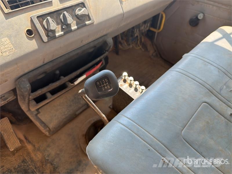 Freightliner FL70 2000 gal 4x2 Water Truck Поливальні машини