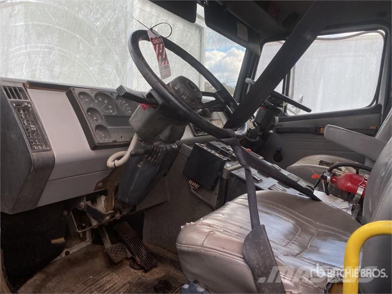 Freightliner FL70 Sweeper Truck (Inoperable) شاحنات كاسحة