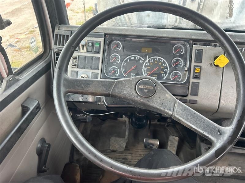 Freightliner FL80 6x4 Flatbed Truck Kamioni sa otvorenim sandukom