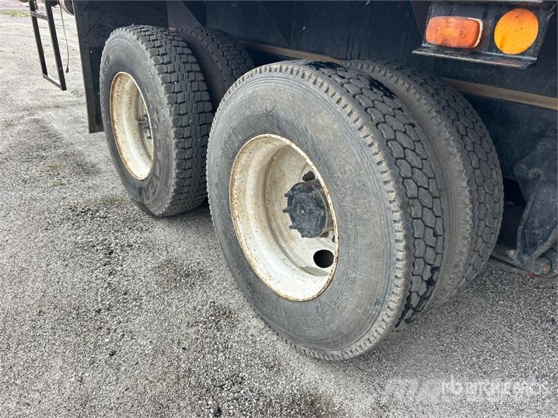 Freightliner FL80 6x4 Flatbed Truck Kamioni sa otvorenim sandukom