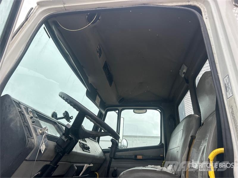 Freightliner FL80 6x4 Flatbed Truck Kamioni sa otvorenim sandukom