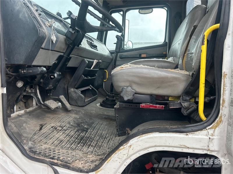 Freightliner FL80 6x4 Flatbed Truck Kamioni sa otvorenim sandukom
