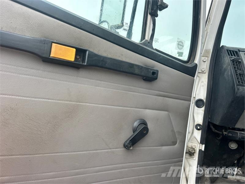 Freightliner FL80 6x4 Flatbed Truck Kamioni sa otvorenim sandukom