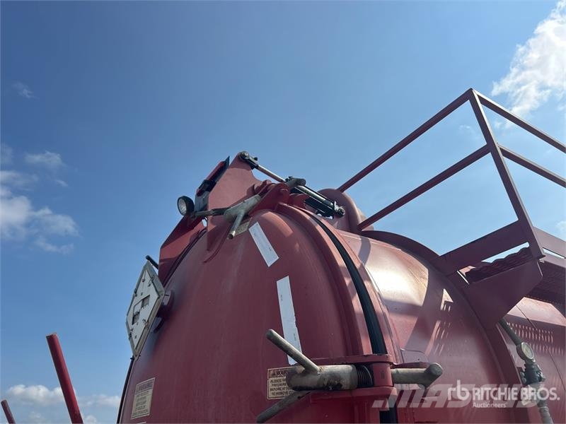 Freightliner Global 176ET on  Freightliner Coronado 122 6x4 Vac Commercial vehicle