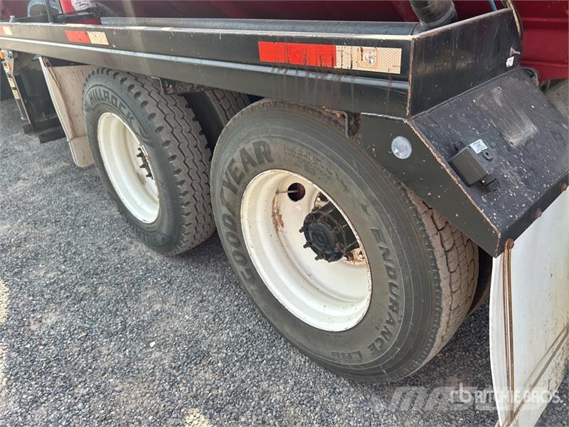 Freightliner Global 176ET on  Freightliner Coronado 122 6x4 Vac Commercial vehicle