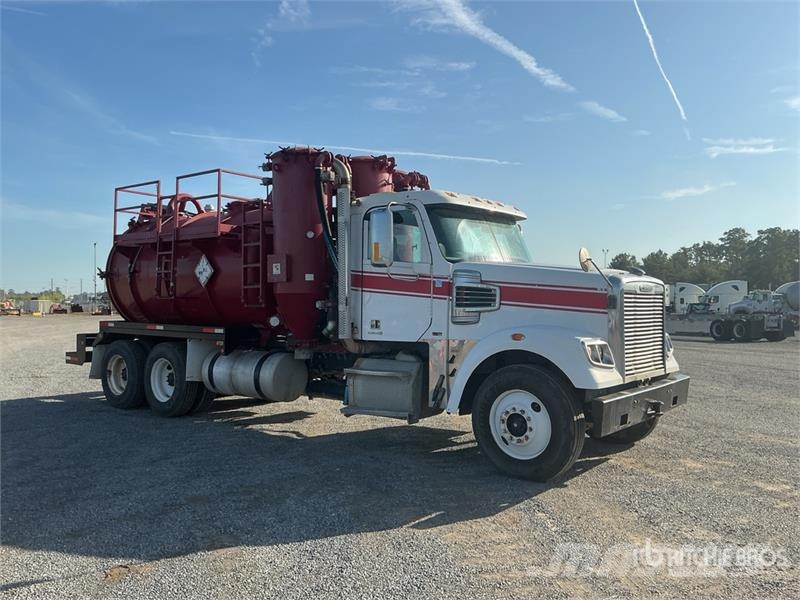 Freightliner Global 176ET on  Freightliner Coronado 122 6x4 Vac Commercial vehicle