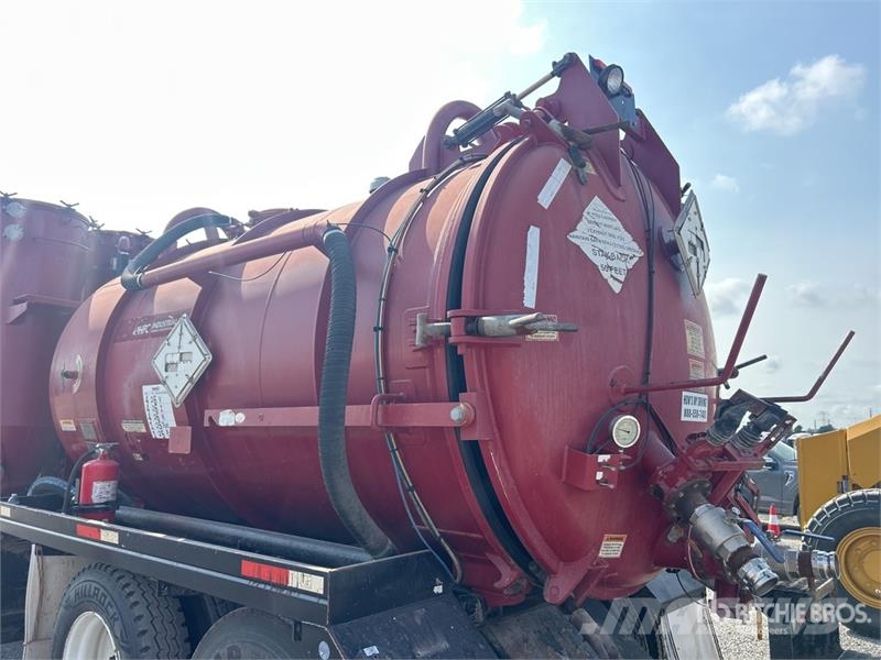 Freightliner Global 176ET on  Freightliner Coronado 122 6x4 Vac Commercial vehicle