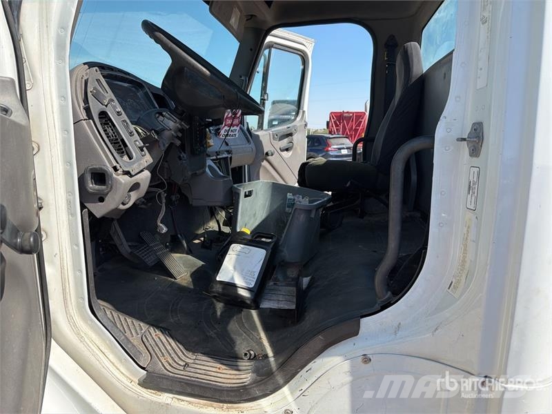 Freightliner M2 Kabine i unutrašnjost