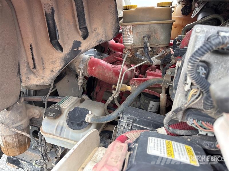 Freightliner M2 Camiones de cama baja