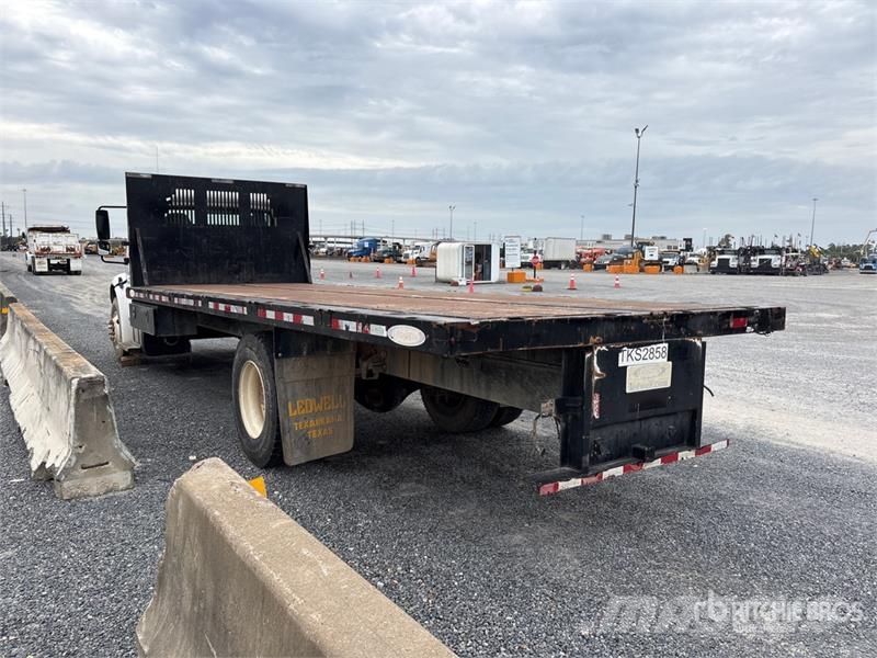 Freightliner M2 Camiones de cama baja