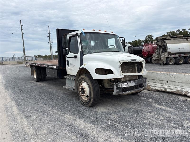 Freightliner M2 Camiones de cama baja