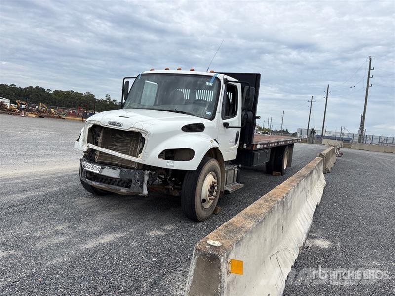 Freightliner M2 Camiones de cama baja