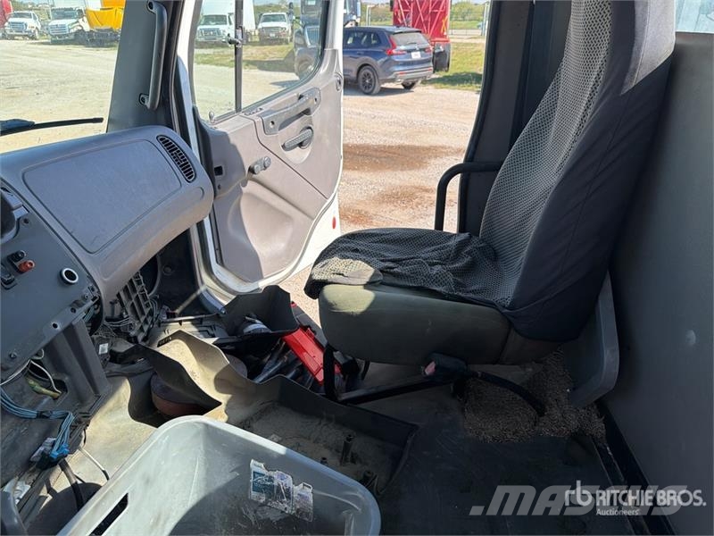 Freightliner M2 Kabine i unutrašnjost