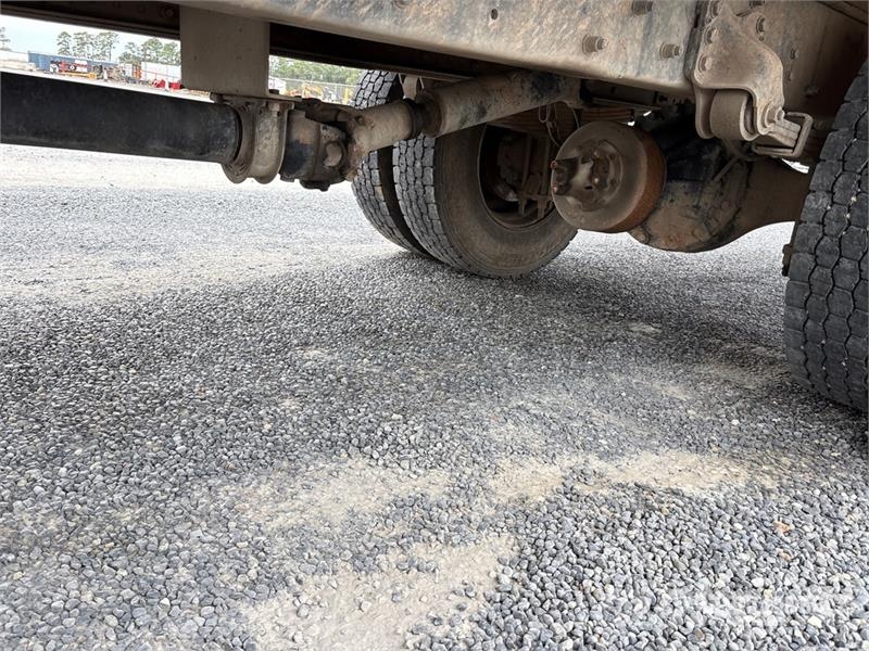 Freightliner M2 Camiones de cama baja