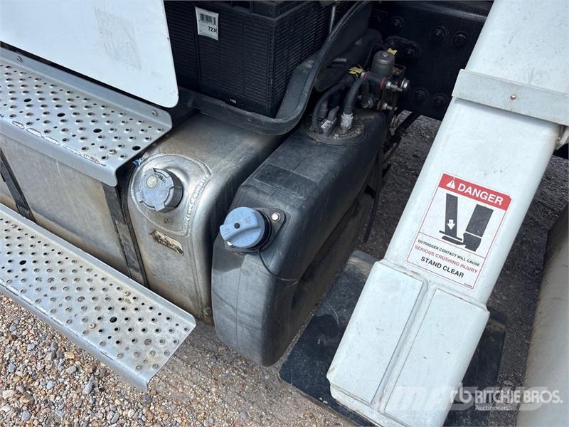 Freightliner M2 106 Pacēlāji uz automašīnas bāzes