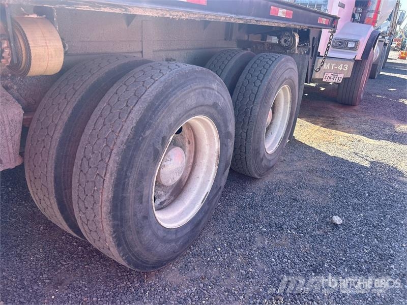 Freightliner M2 106 Бордови