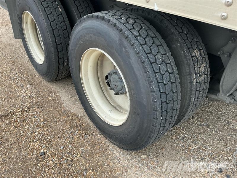 Freightliner M2 106 Грузовики-Рефрижераторы