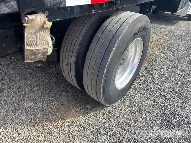Freightliner M2 106 Platte bakwagens