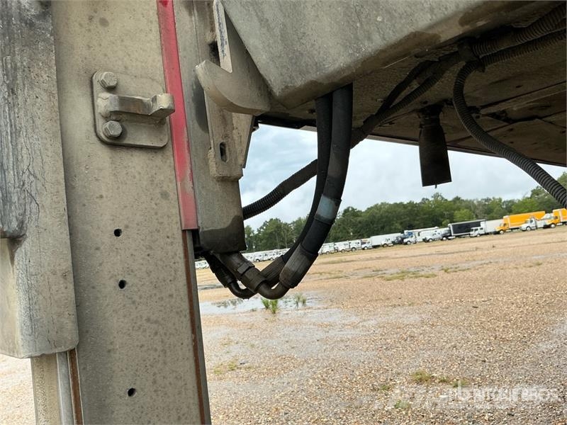 Freightliner M2 106 Грузовики-Рефрижераторы