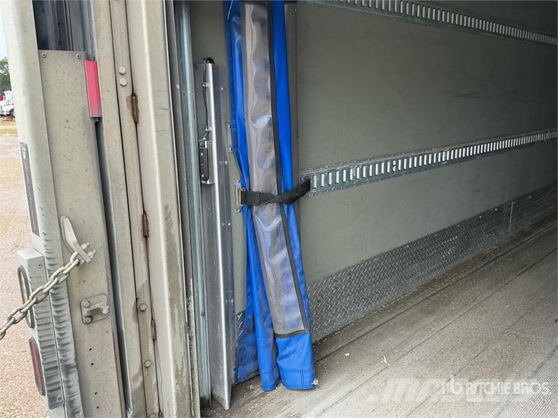 Freightliner M2 106 Грузовики-Рефрижераторы