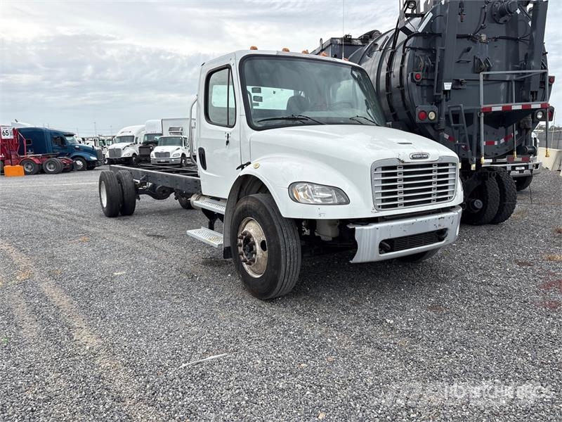 Freightliner M2 106 Cabinas