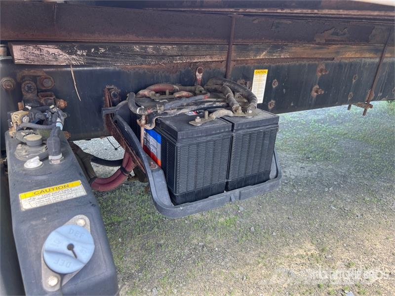 Freightliner M2 106 Camiones con caja de remolque