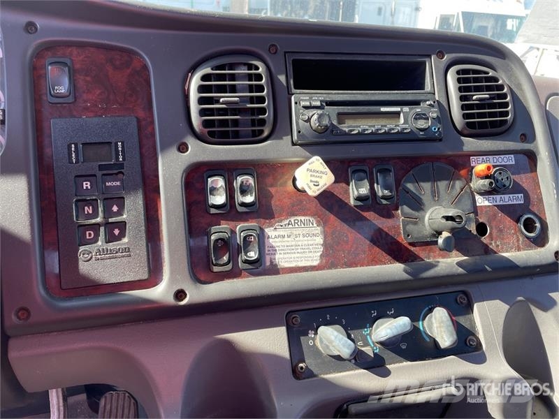 Freightliner M2 106 Cabins and interior