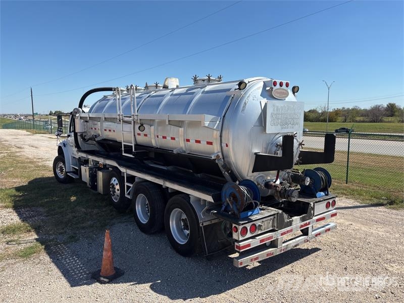 Freightliner M2 106 Camiones aspiradores/combi