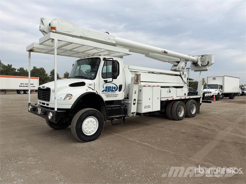Freightliner M2 106 Teherautóra szerelt emelők és állványok