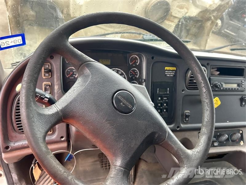 Freightliner M2 106 Camiones bañeras basculantes o volquetes