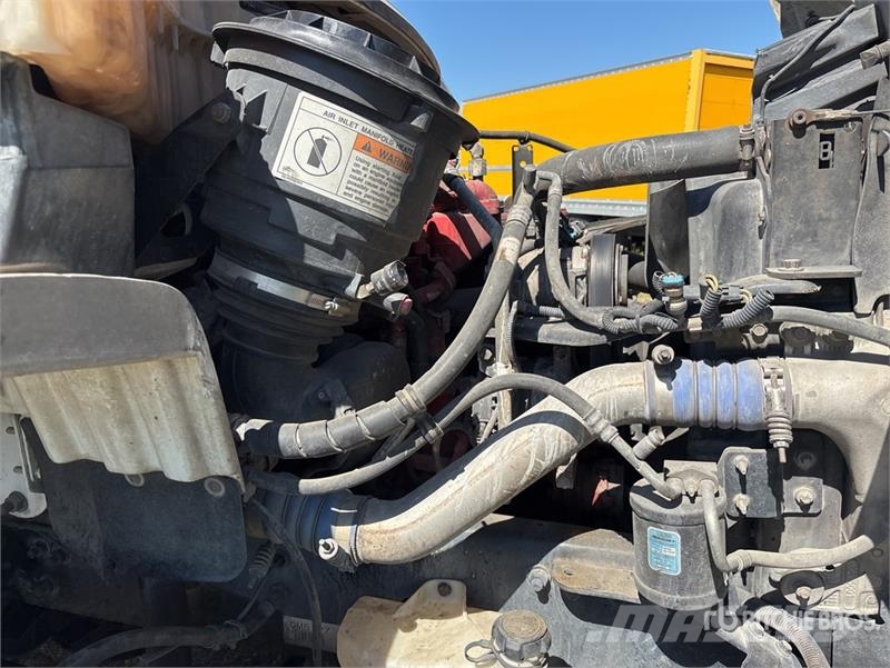 Freightliner M2 106 Camiones aspiradores/combi