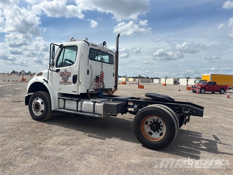 Freightliner M2 106 Sattelzugmaschinen