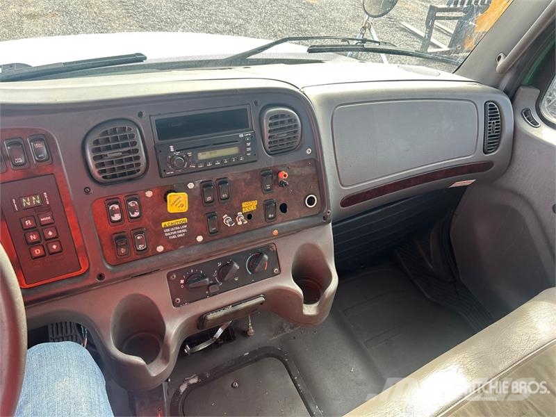 Freightliner M2 106 Platte bakwagens