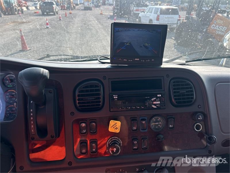 Freightliner M2 106 Camion cassonati
