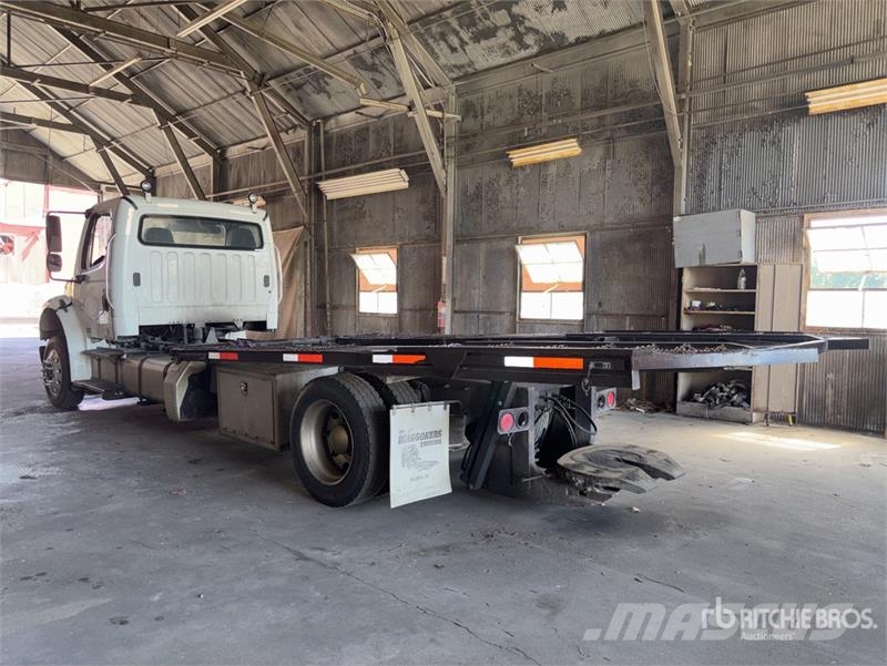 Freightliner M2 106 Evakuatori
